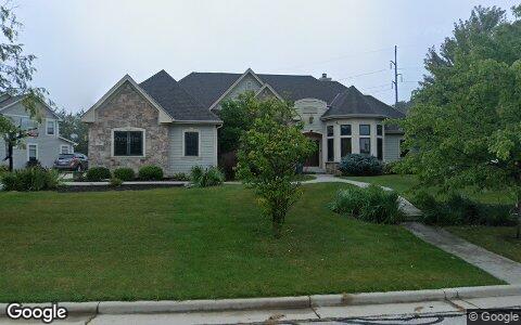 Street view of 560 BIRCHWOOD DR